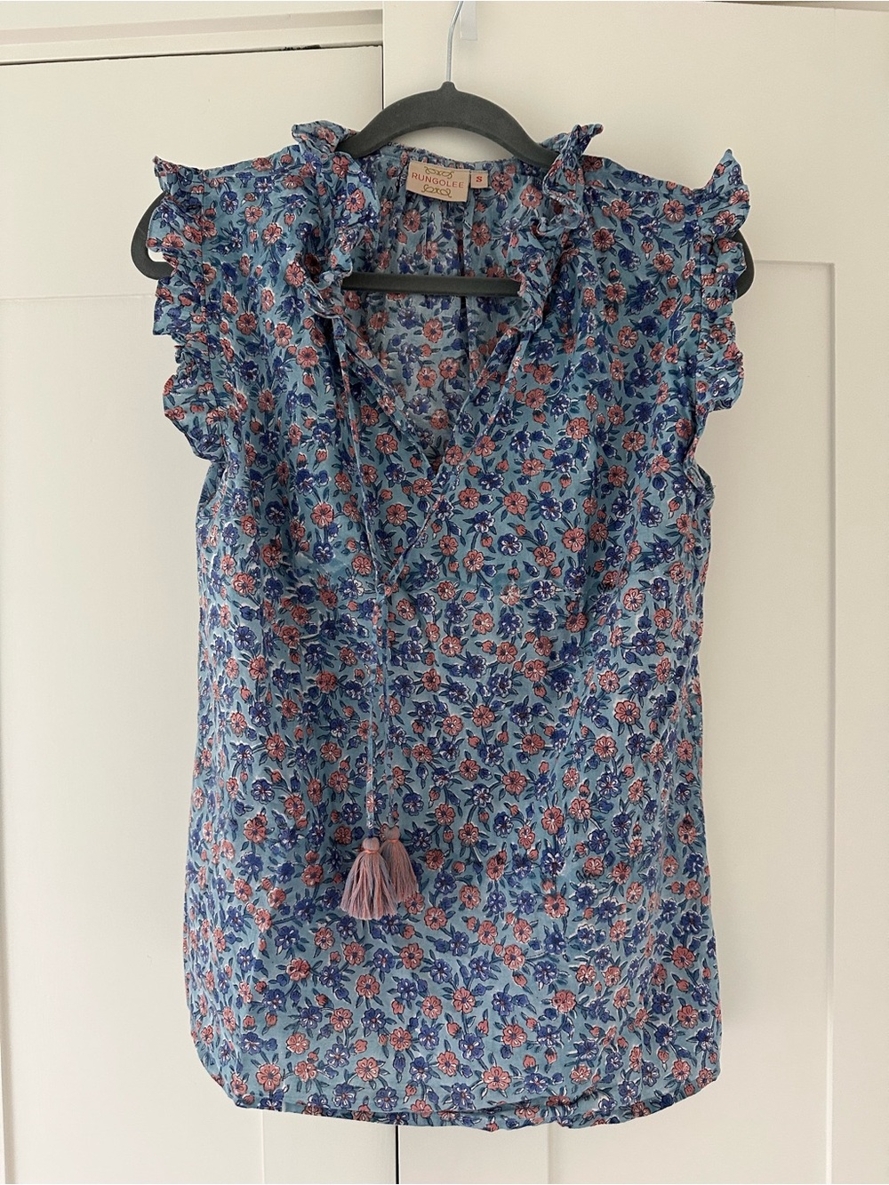 Rungolee Blue Floral Tassel Ruffle sleeveless blouse